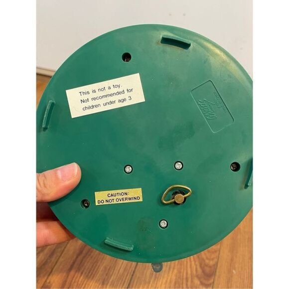 Santa Musical Motion Figurine Box Plays Santa Claus Is Coming To Town - Picture 2 of 5